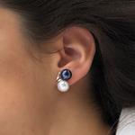 Pendientes cortos  de perlas cultivadas y plata de ley.