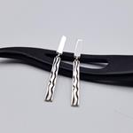 Pendientes largos en plata de ley con textura Cebra /Mizril