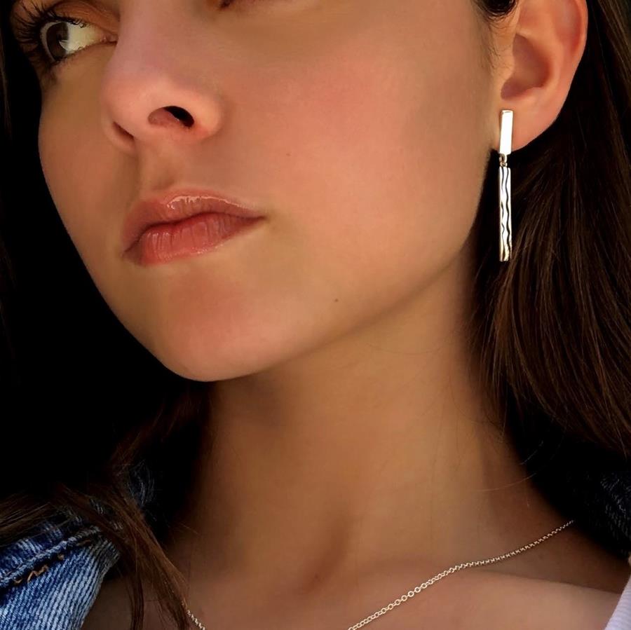 Pendientes largos en plata de ley con textura Cebra /Mizril